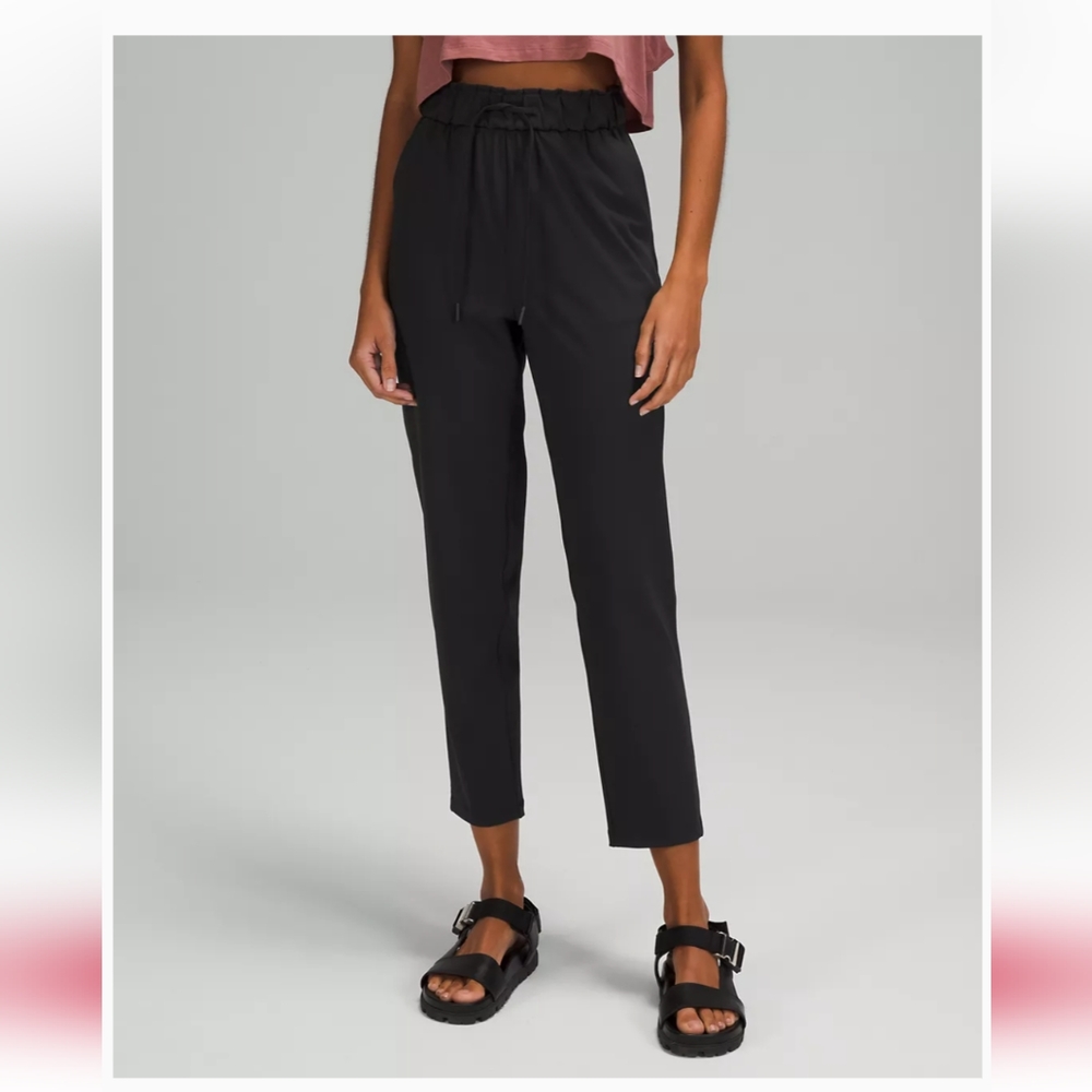 NWT Lululemon Stretch High Rise Pants 7/8 Length